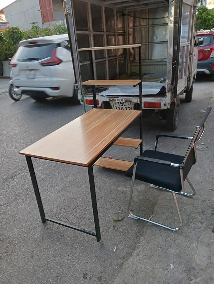 Bàn Học Sinh Chân Sắt Giá Sách Đầu Bàn 